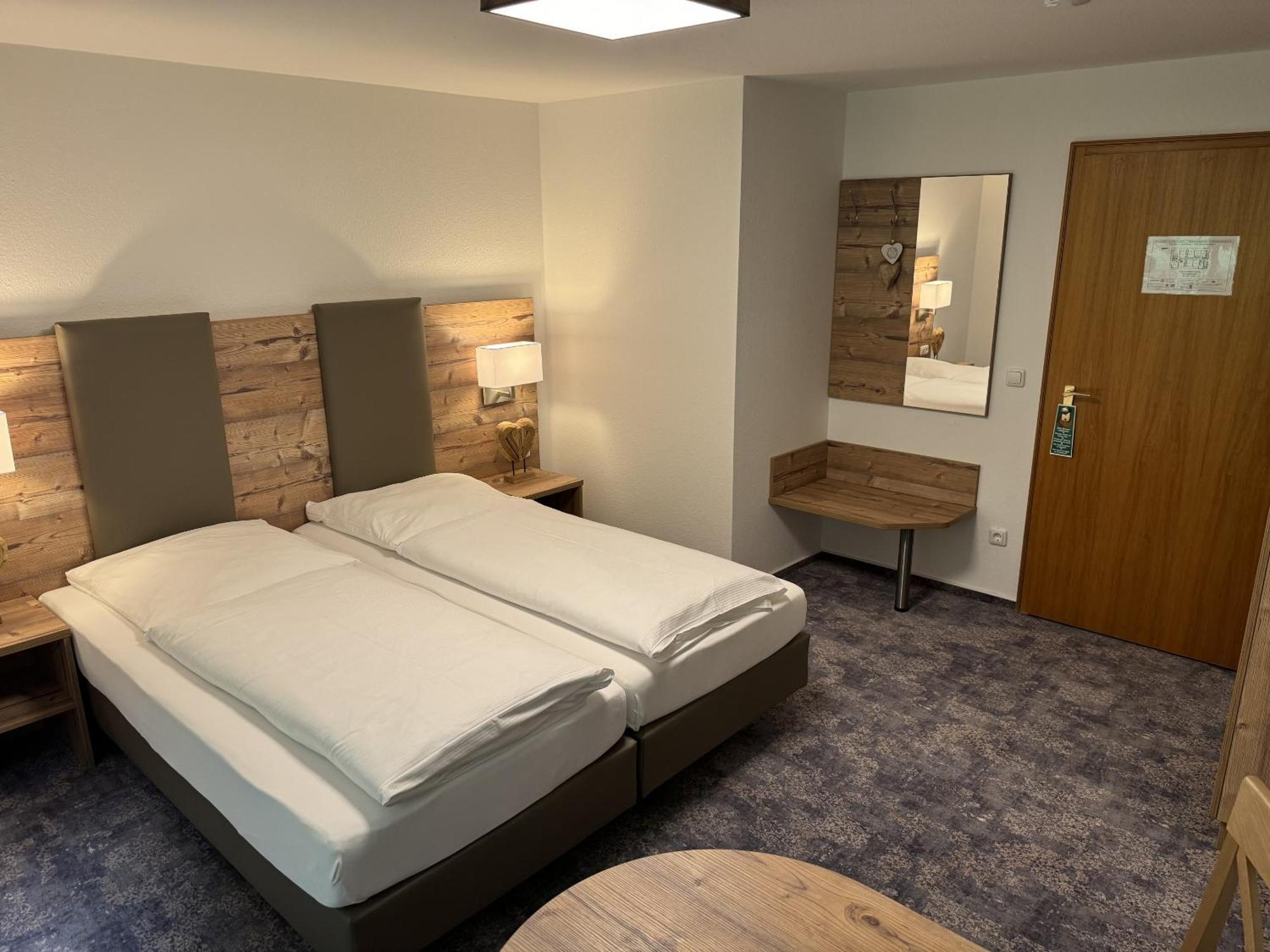 Hotel Silberfelsen เมนเซนชวานด์ ภายนอก รูปภาพ